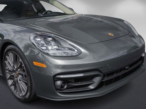 Used 2023 Porsche Panamera Platinum Edition image 10