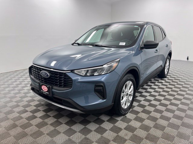 Used 2023 Ford Escape Active AWD/4WD image 2