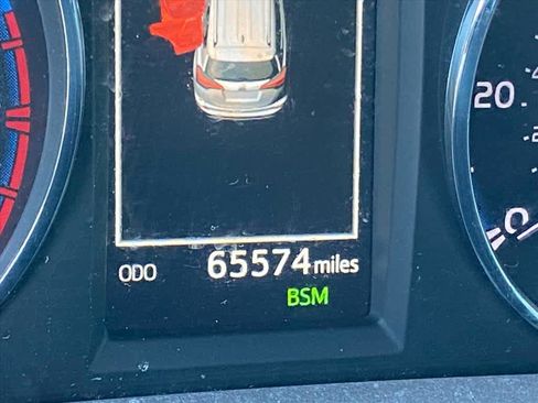 Used 2017 Toyota RAV4 Limited image 16