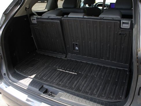 Used 2023 Toyota Highlander Limited AWD/4WD image 8