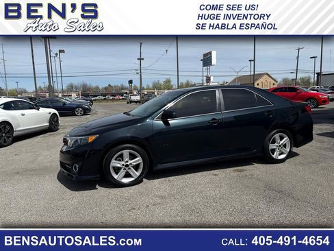 Used 2014 Toyota Camry SE FWD image 1