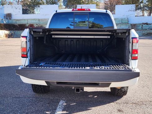 Used 2022 Nissan Frontier SV image 17