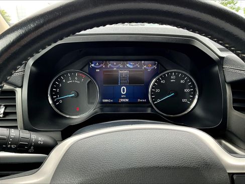 Used 2022 Ford Expedition XLT AWD/4WD image 13
