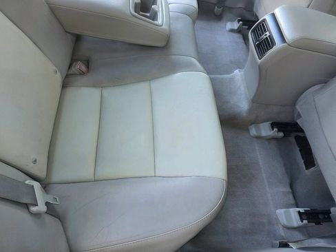 Used 2012 Toyota Camry XLE w/ Leather Pkg FWD image 30
