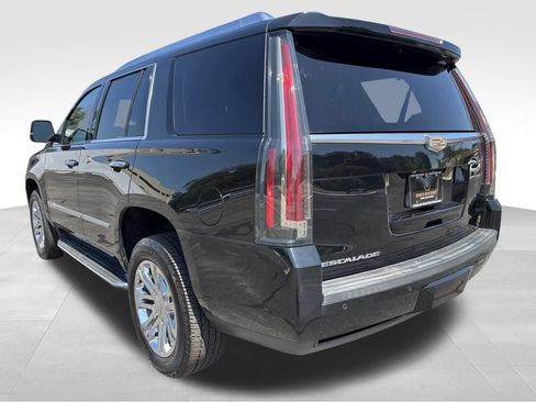 Used 2020 Cadillac Escalade 2WD image 3