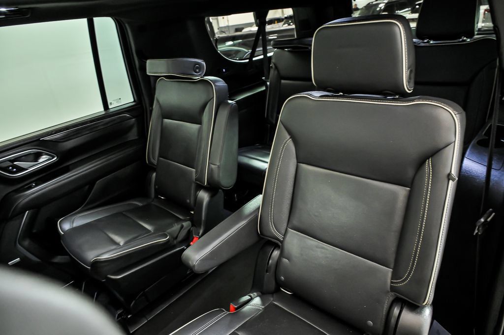Used 2022 GMC Yukon XL SLT w/ SLT Premium Package AWD/4WD image 16