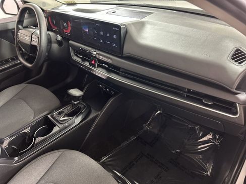 Used 2025 Kia K4 FWD image 27