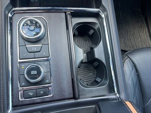 Used 2024 Ford Expedition Platinum AWD/4WD image 15