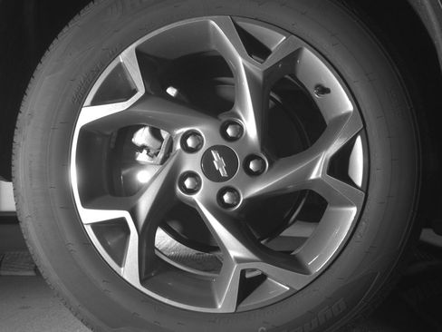 Used 2025 Chevrolet Trax LT w/ LT Convenience Package FWD image 12