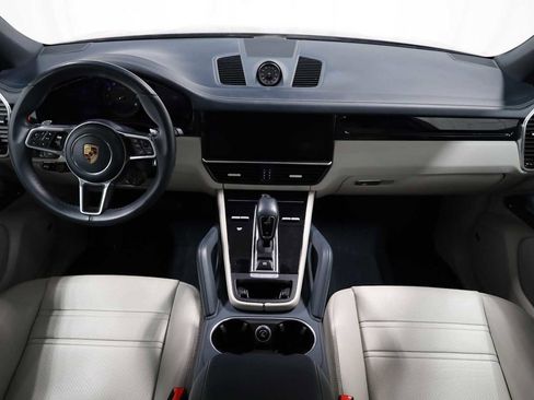 Certified 2023 Porsche Cayenne Coupe image 26