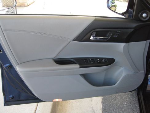 Used 2013 Honda Accord EX-L image 10