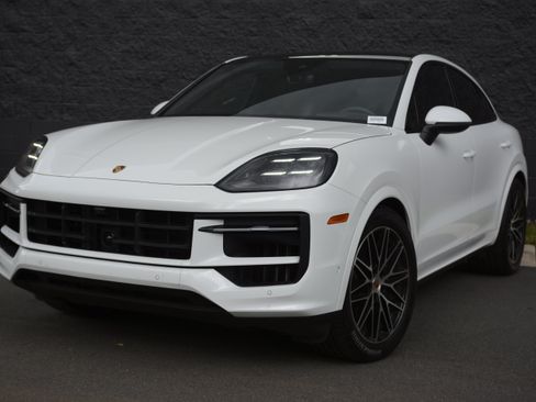 Certified 2026 Porsche Cayenne Coupe AWD/4WD image 42