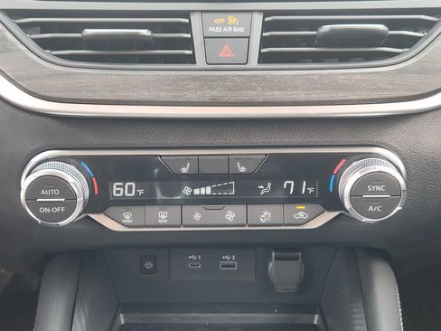 New 2025 Nissan Altima 2.5 SV w/ SV Premium Package FWD image 14