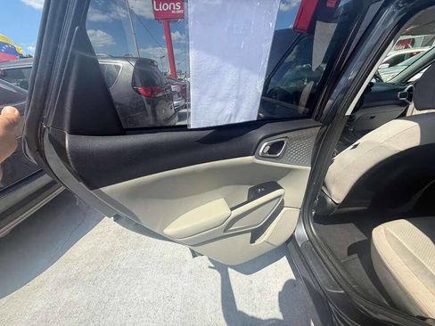 Used 2020 Kia Soul LX FWD image 15