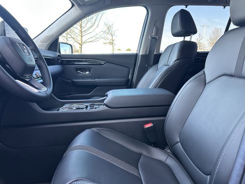 Used 2025 Honda Pilot EX-L image 15