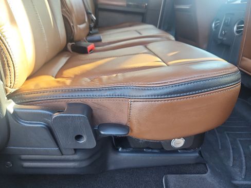 Used 2016 Ford F250 Platinum w/ FX4 Off-Road Package image 31