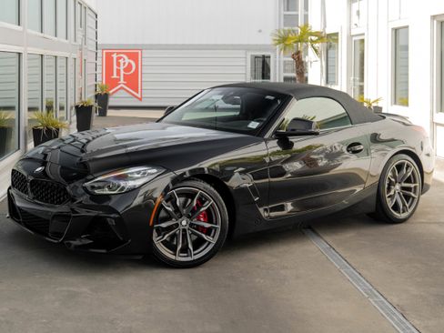 Used 2022 BMW Z4 M40i w/ Premium Package RWD image 9