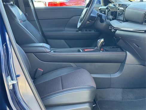 Certified 2025 Nissan Kicks SR image 14