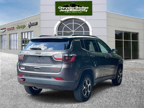Used 2022 Jeep Compass Trailhawk AWD/4WD image 6