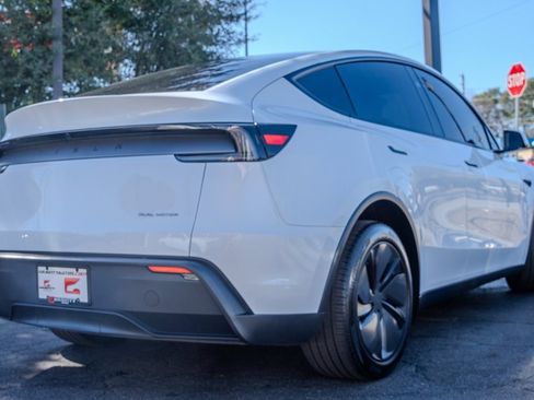 Used 2026 Tesla Model Y Long Range image 27