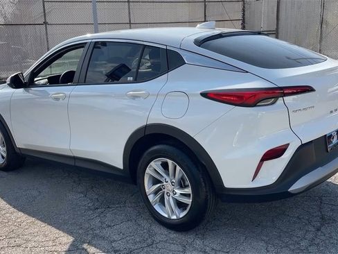 Used 2024 Buick Envista Preferred w/ Convenience II Package image 28