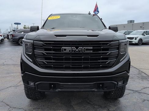 Used 2025 GMC Sierra 1500 Elevation image 3