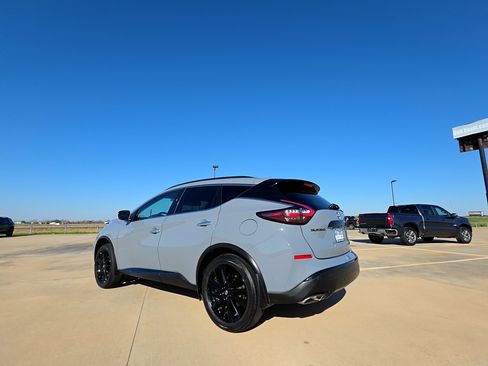 Used 2024 Nissan Murano SV w/ SV Midnight Edition Package image 7