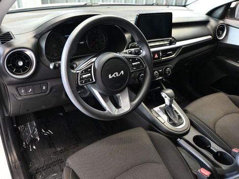 Used 2023 Kia Forte LXS w/ LXS Technology Package FWD image 10