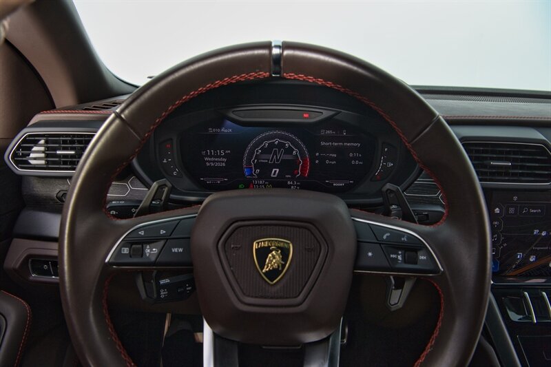Used 2021 Lamborghini Urus AWD/4WD image 24