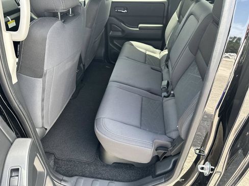 Used 2025 Nissan Frontier SV AWD/4WD image 23