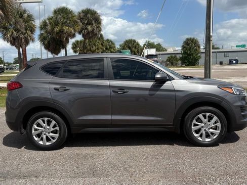 Used 2021 Hyundai Tucson SE image 2