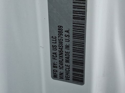 Certified 2025 Jeep Wrangler Willys image 28