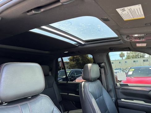 Used 2022 Chevrolet Tahoe RST w/ Luxury Package AWD/4WD image 19