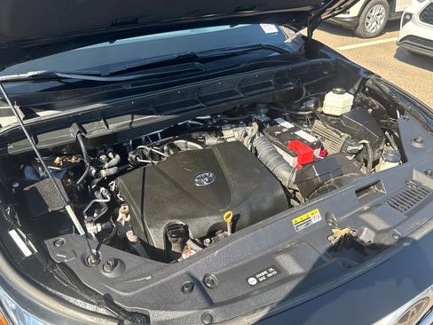 Used 2020 Toyota Highlander XLE image 48