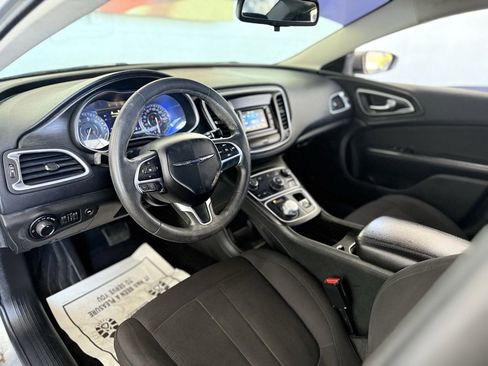 Used 2015 Chrysler 200 Limited image 19