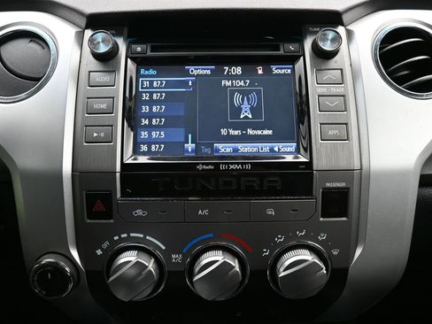 Used 2017 Toyota Tundra SR5 image 21