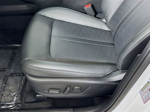 Used 2025 Kia Sorento SX image 19