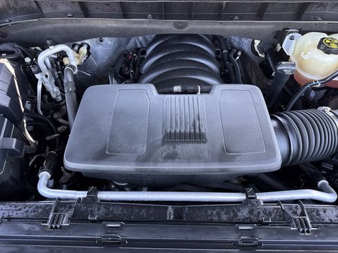 Used 2023 Chevrolet Tahoe Premier AWD/4WD image 34