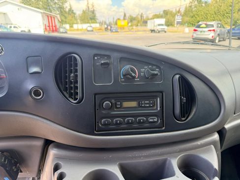Used 2002 Ford E-350 and Econoline 350 Super Duty RWD image 15