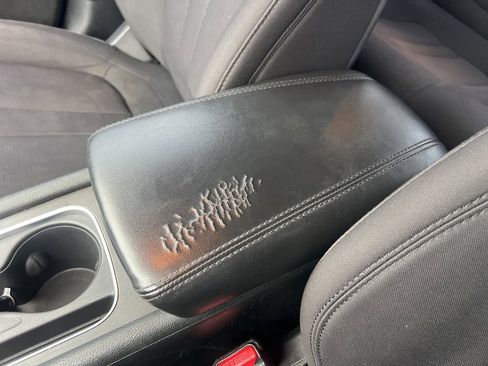 Used 2015 Chrysler 200 Limited w/ Convenience Group image 18