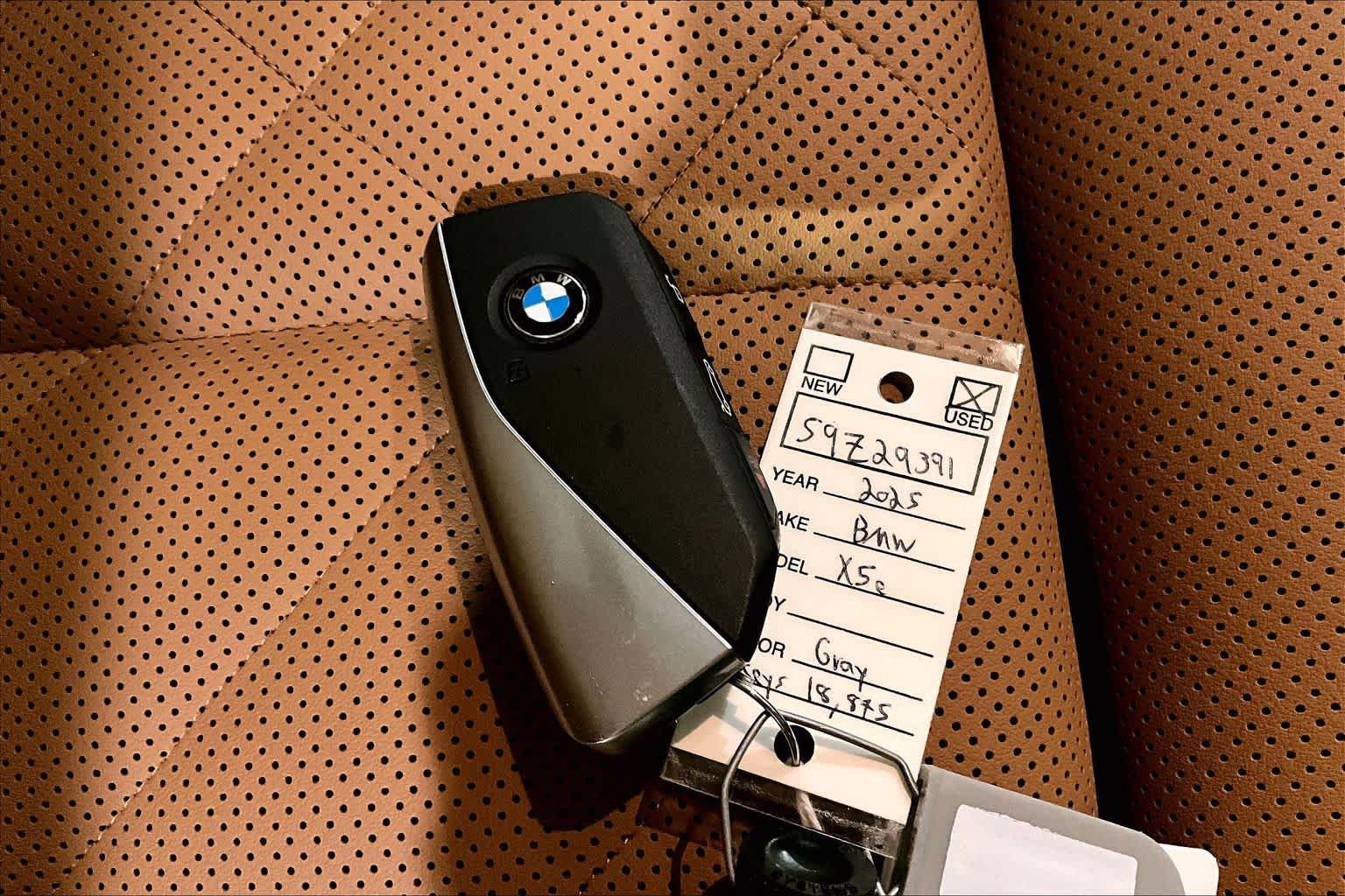 Used 2025 BMW X5 xDrive50e w/ Parking Assistance Package AWD/4WD image 14