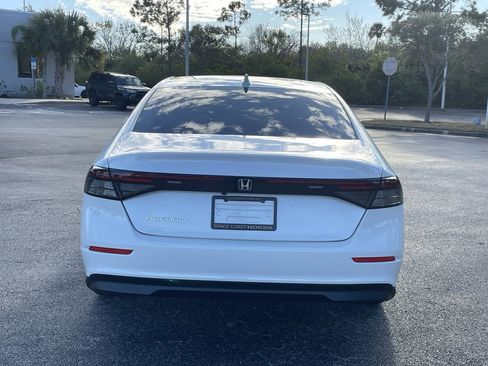 Used 2024 Honda Accord EX image 6