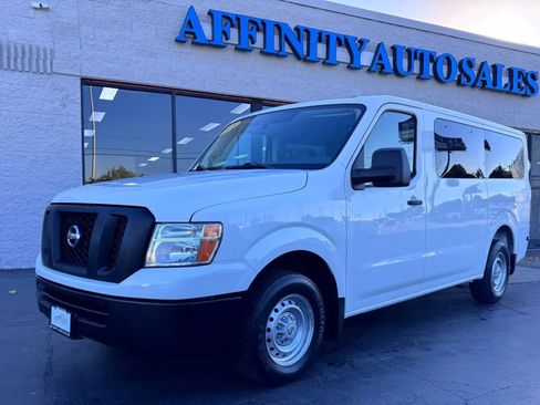 Used 2018 Nissan NV 3500 S RWD image 1