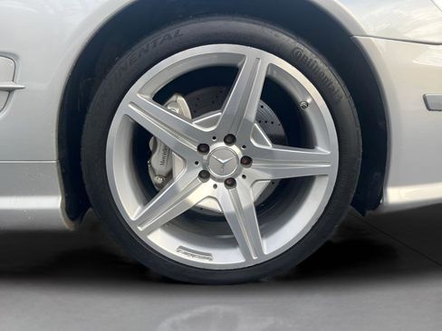 Used 2009 Mercedes-Benz SL 550 SL 550 2D Convertible image 2
