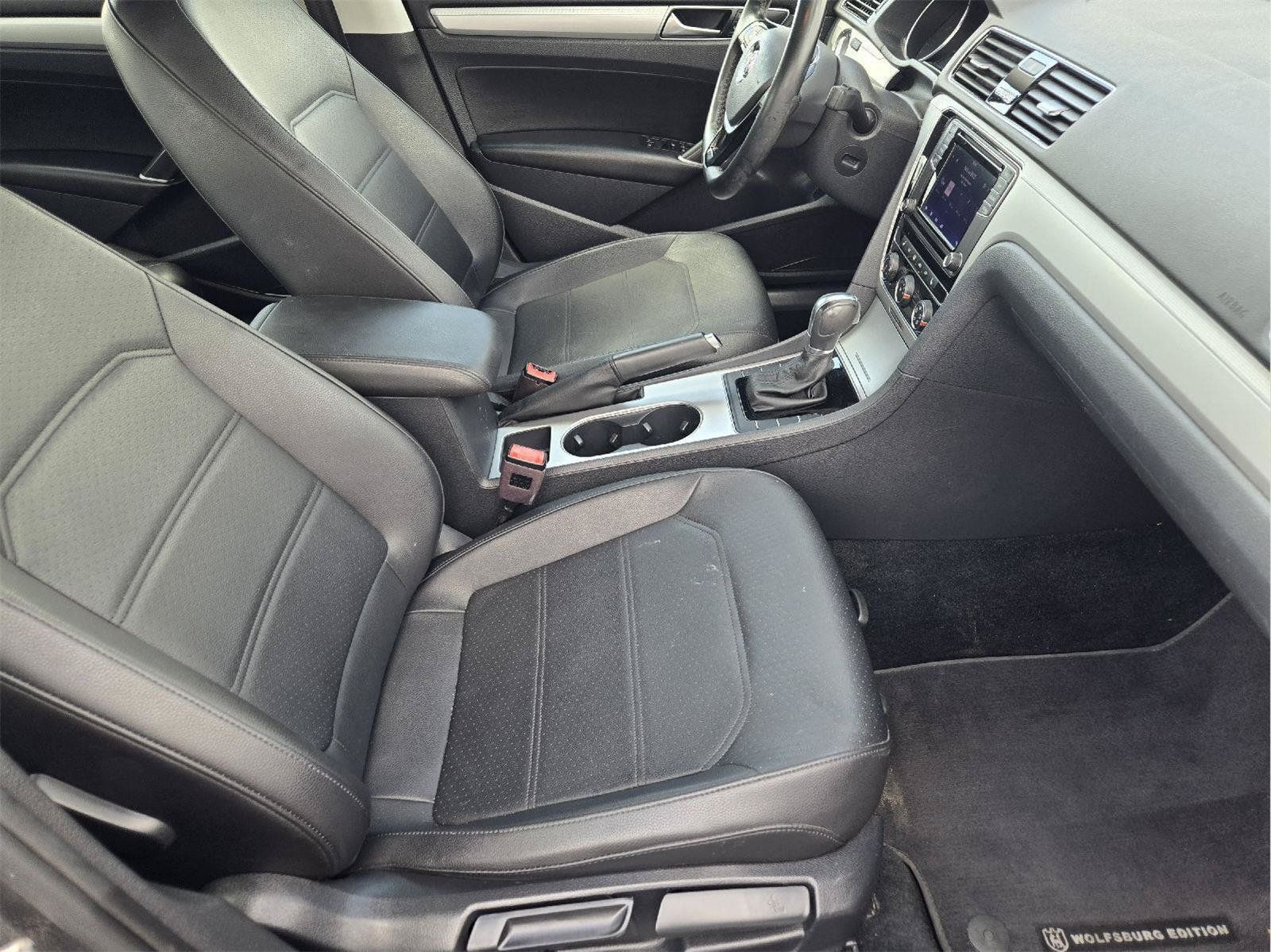 Used 2019 Volkswagen Passat 2.0T Wolfsburg FWD image 11