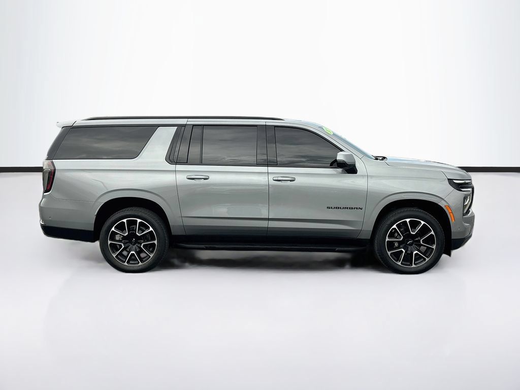 Used 2025 Chevrolet Suburban RST w/ Comfort Package RWD image 4