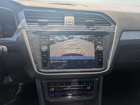 Used 2022 Volkswagen Tiguan SE AWD/4WD image 13