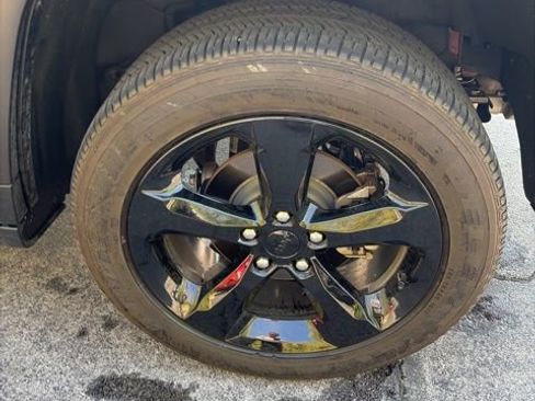 Used 2024 Jeep Grand Cherokee Altitude image 30