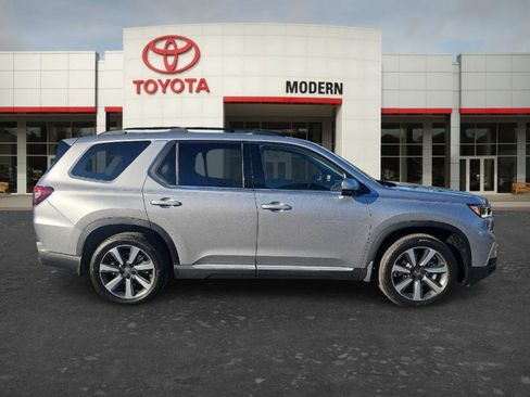 Used 2025 Honda Pilot Elite image 4