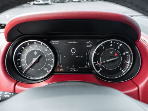 Used 2022 Maserati Levante GT image 16